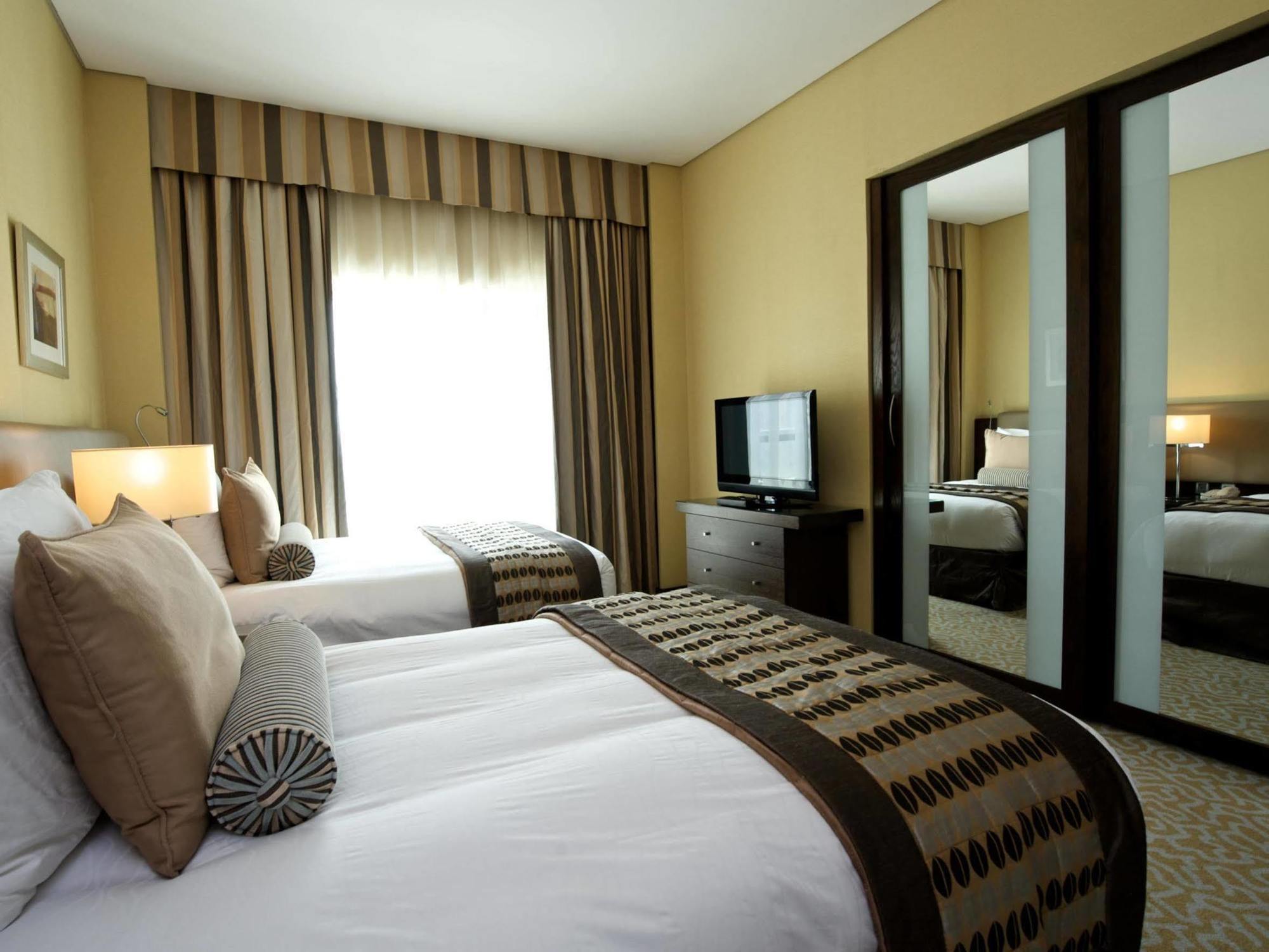 Time Oak & Hotel