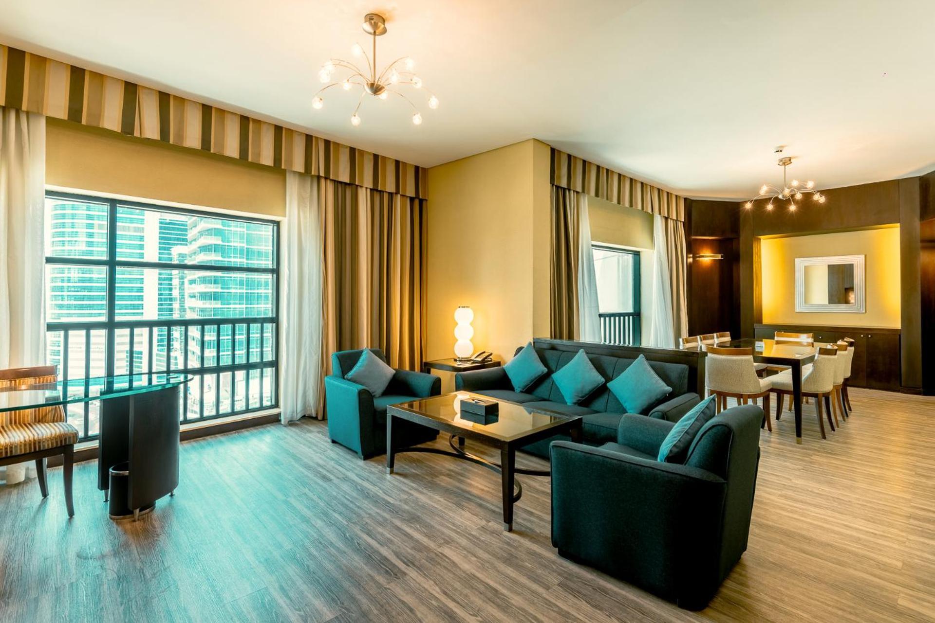 Time Oak & Hotel 4*